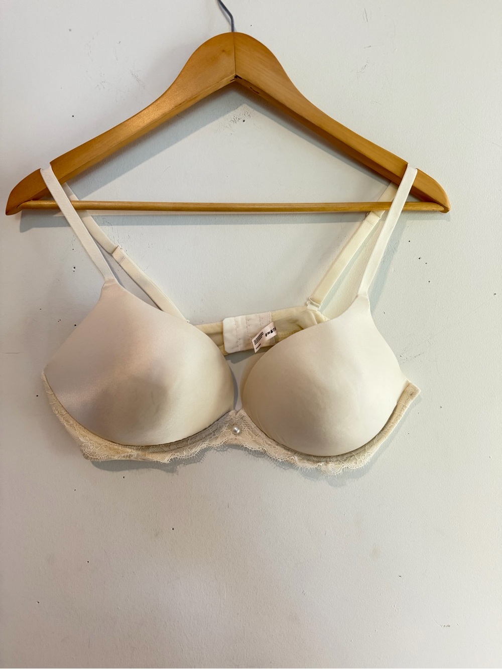 Ambrielle Ivory Lace-Trim Padded Bra